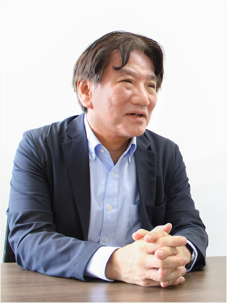 代表取締役社長 鏡山英男